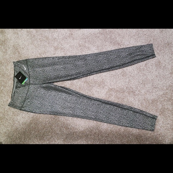 NWT Nike Legend Dri-Fit Printed Tights - Picture 3 of 4